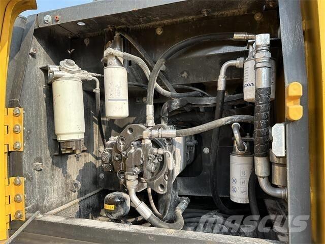 Volvo EC240 Kāpurķēžu ekskavatori