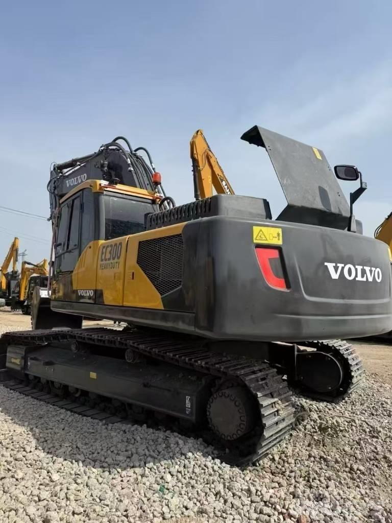 Volvo 300D Kāpurķēžu ekskavatori