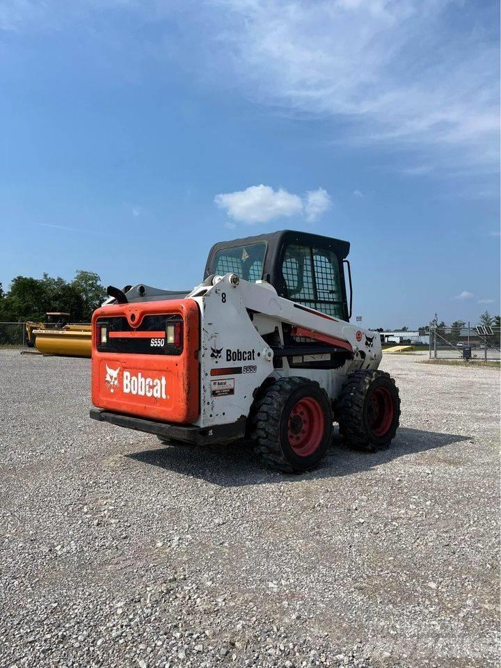 Bobcat S 550 Lietoti riteņu kompaktiekrāvēji