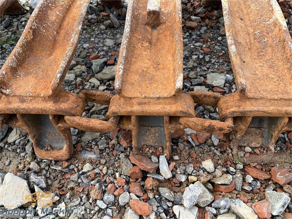 Clark ATF 600x26,5 Sliedes, ķēdes un šasija