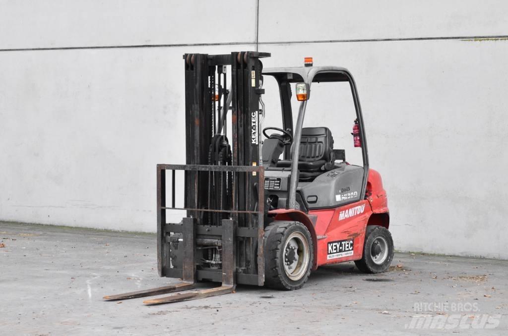 Manitou MI 30 D Tehnika ar dīzeļa dzinēju