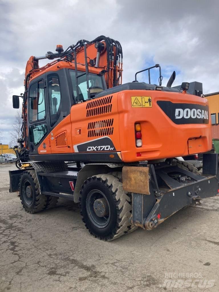 Doosan DX 170 W Ekskavatori uz riteņiem