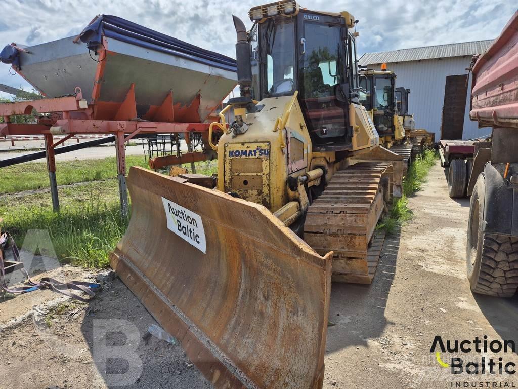 Komatsu D51 Kāpurķēžu buldozeri