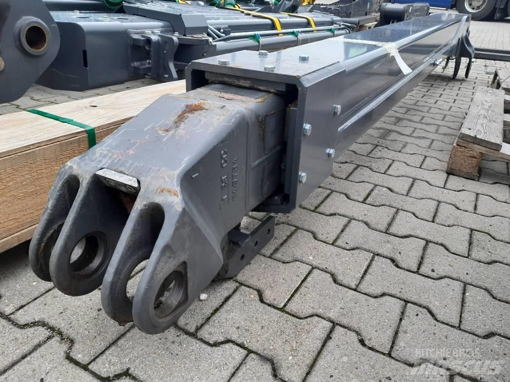 John Deere 1270G Strēles un kausi