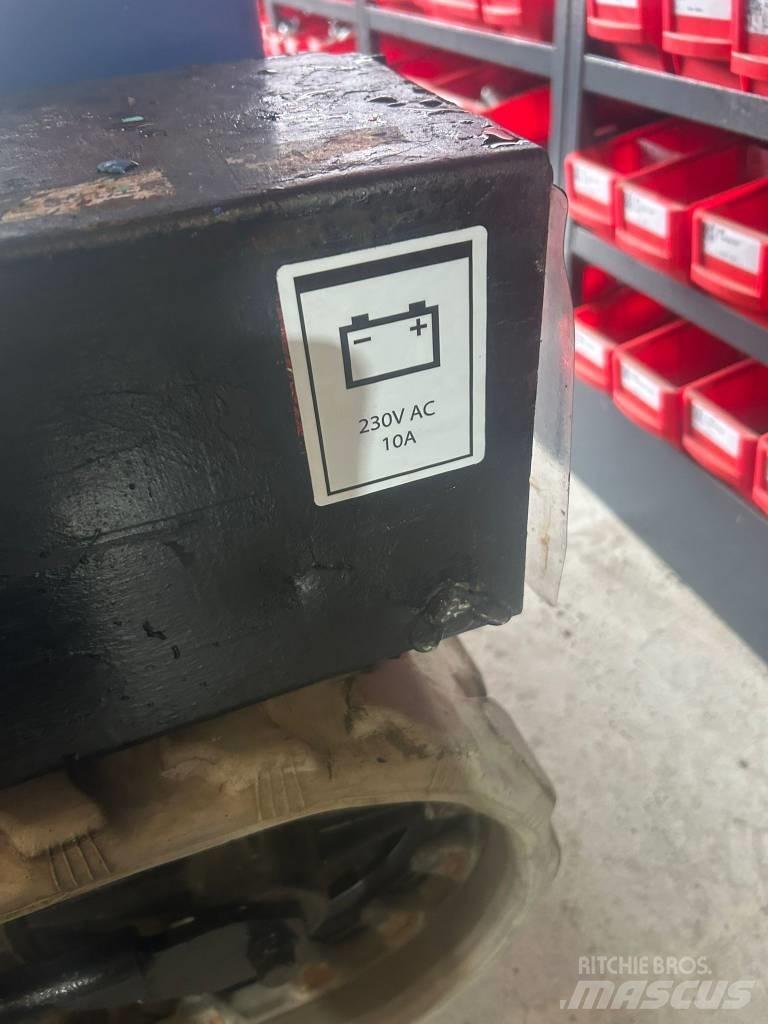 Aichi RM04B Citi pacēlāji un platformas