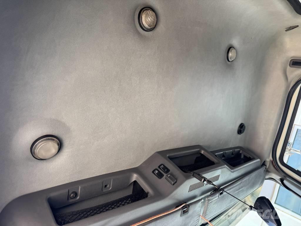 Mack Granite Pašizgāzējs