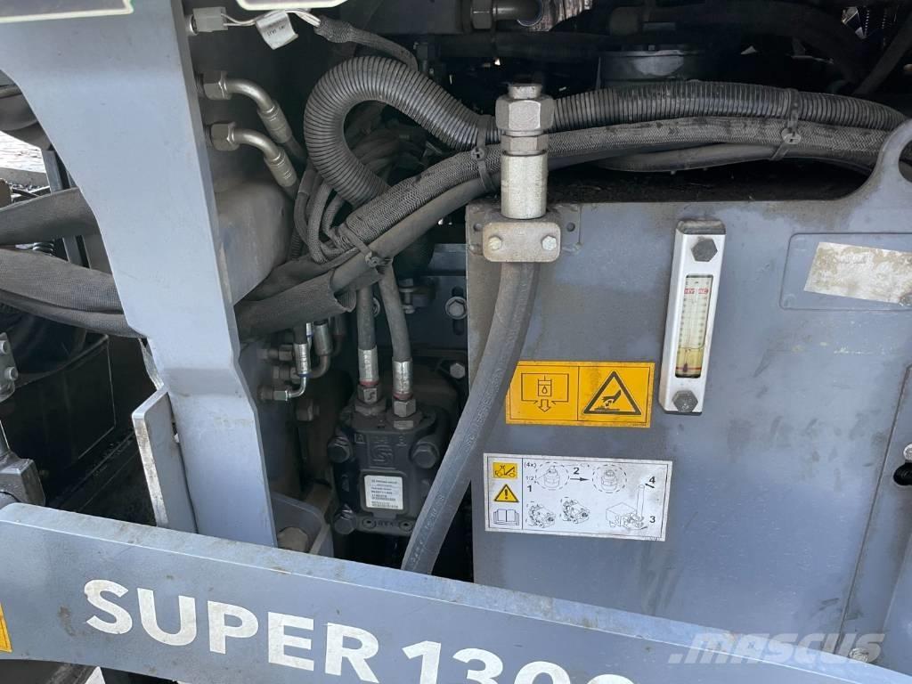 Vögele SUPER 1300-3I Asfalta klājēji