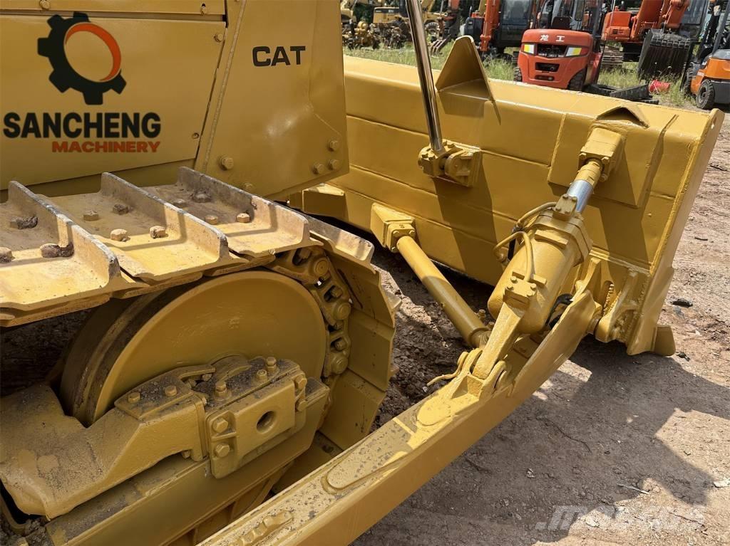 CAT D6G Kāpurķēžu buldozeri