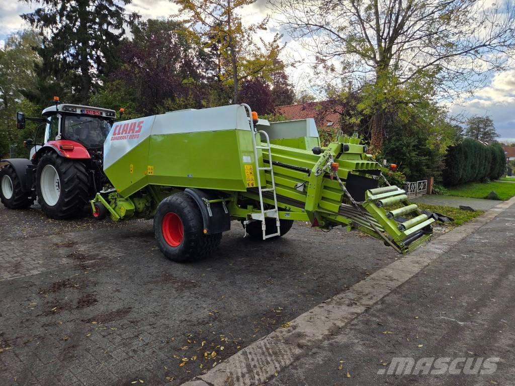 CLAAS Quandrant 2200 Ķīpu preses