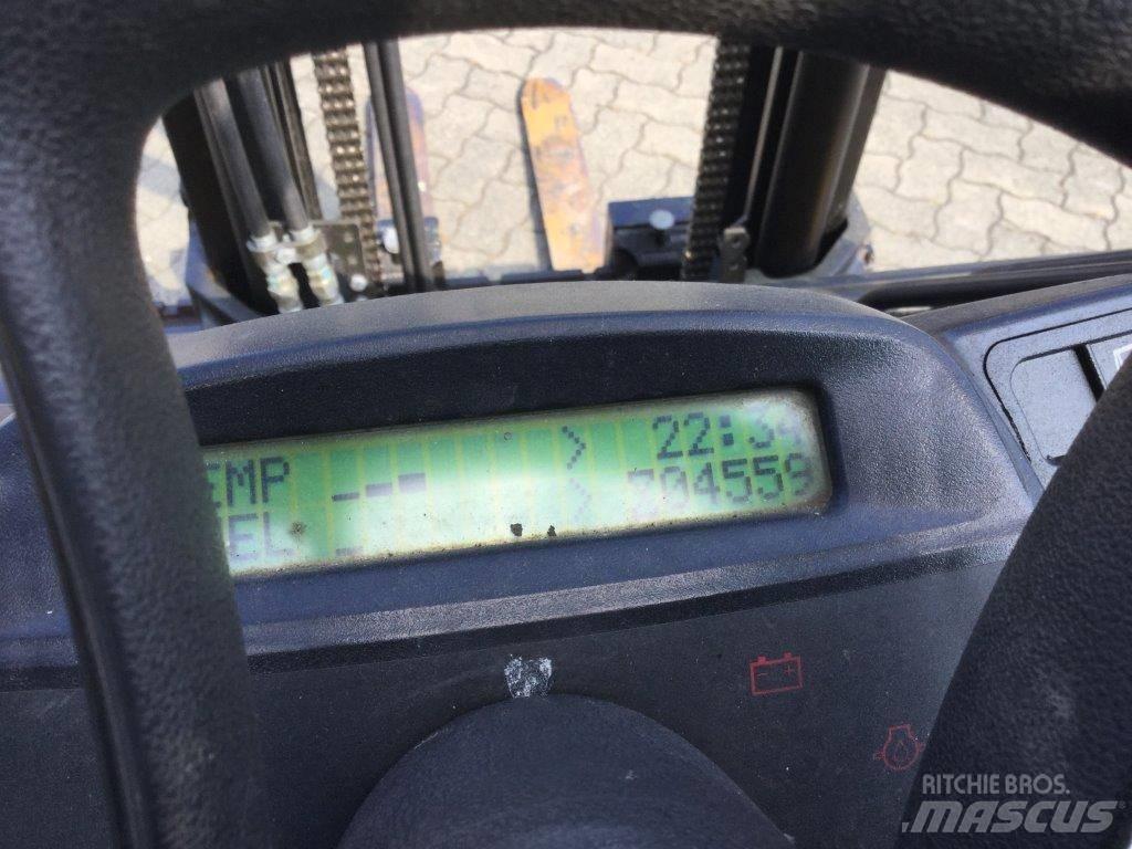 Yale GDP30VX Tehnika ar dīzeļa dzinēju