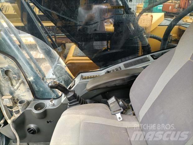 Hyundai 220LC Kāpurķēžu ekskavatori
