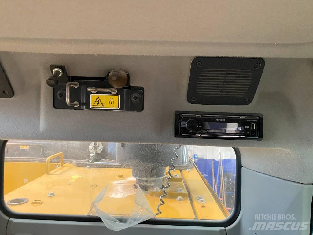 CAT 323F LN Kāpurķēžu ekskavatori