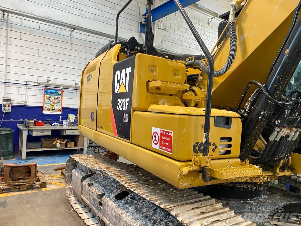 CAT 323F LN Kāpurķēžu ekskavatori