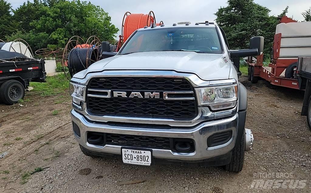 RAM 5500 Platformas/izkraušana no sāniem