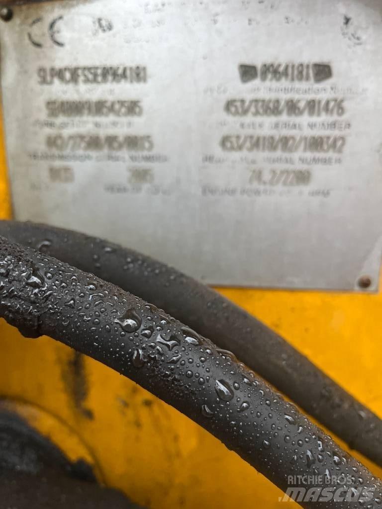 JCB 4 X Iekrāvēji uz riteņiem