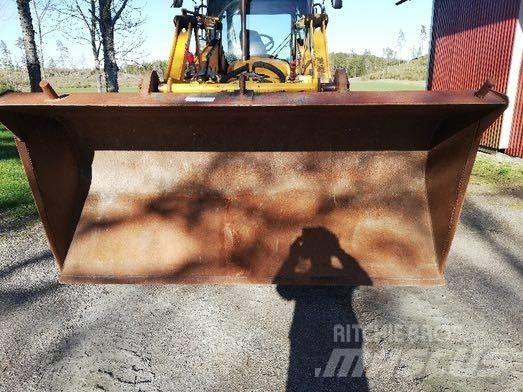 JCB 4 X Iekrāvēji uz riteņiem