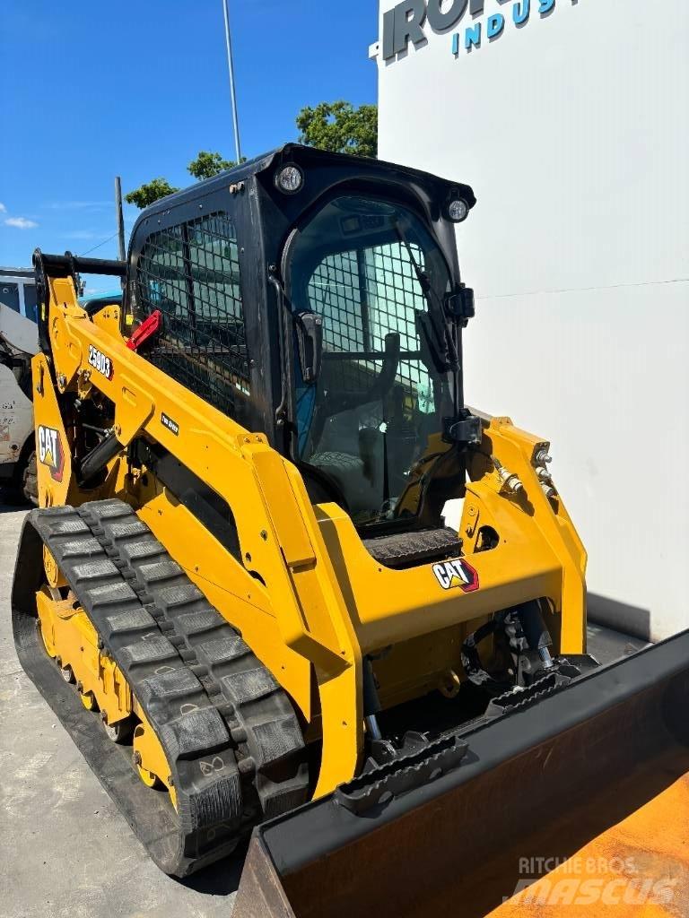 CAT 259D3 Lietoti riteņu kompaktiekrāvēji