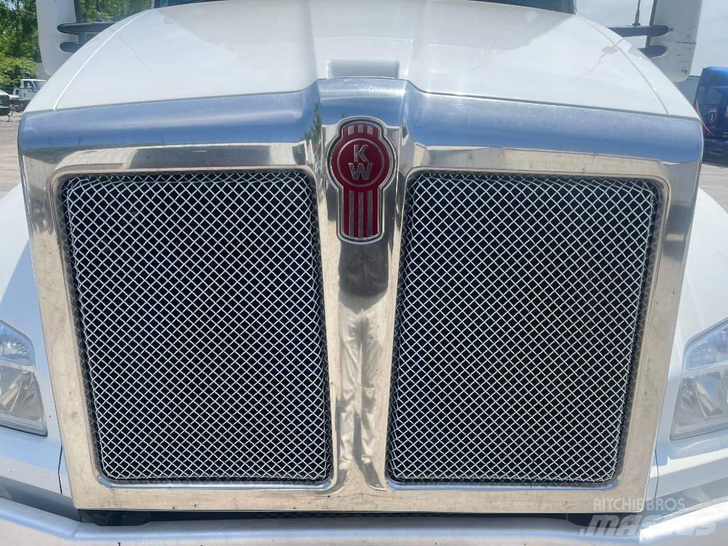 Kenworth T 880 Vilcēji