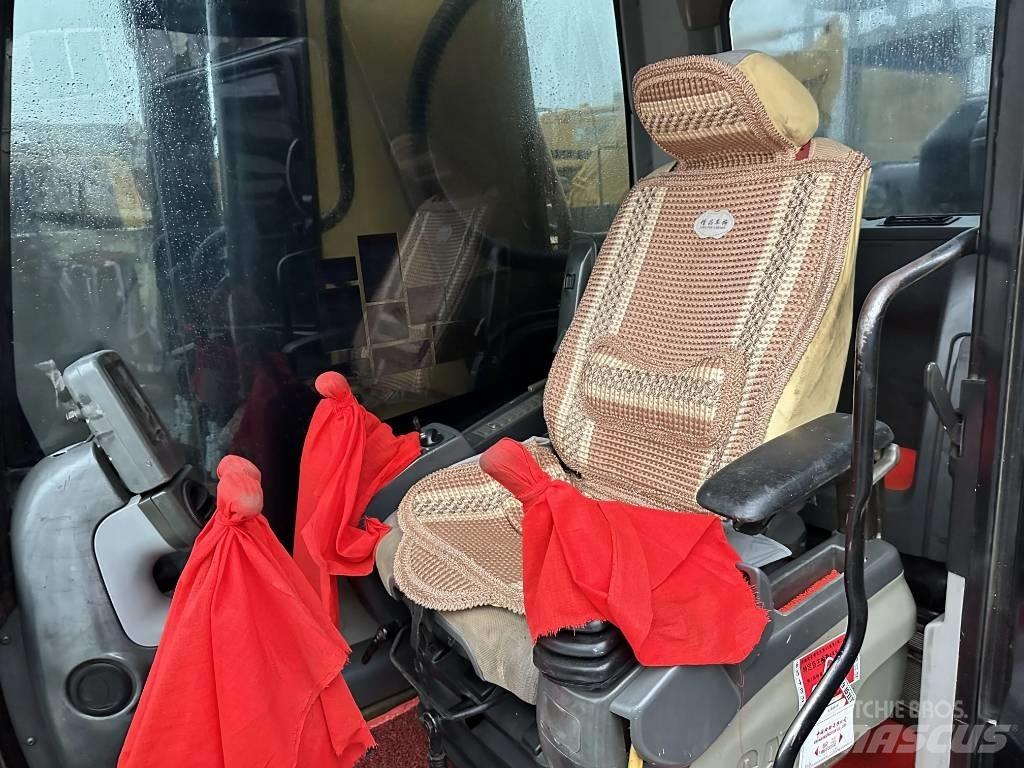 CAT 330 D2 Vidēja lieluma ekskavatori 7 t - 12 t