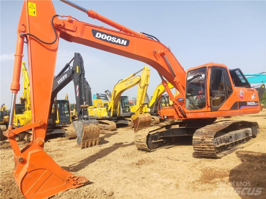 Doosan DH 225 LC-7 Kāpurķēžu ekskavatori