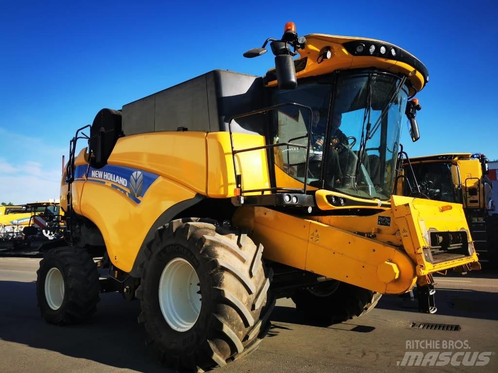 New Holland CX 8.90 Ražas novākšanas kombaini