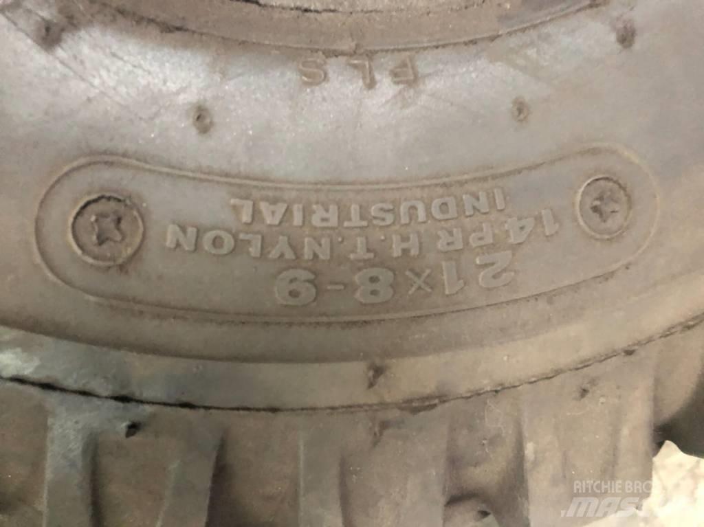 Bridgestone 21x8-9 Riepas, riteņi un diski