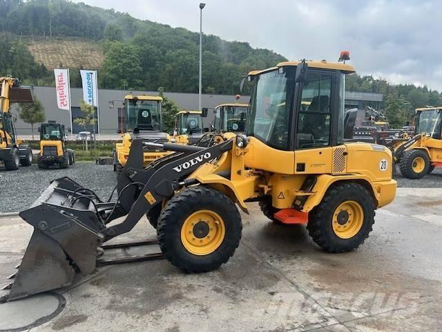 Volvo L 30 G Iekrāvēji uz riteņiem