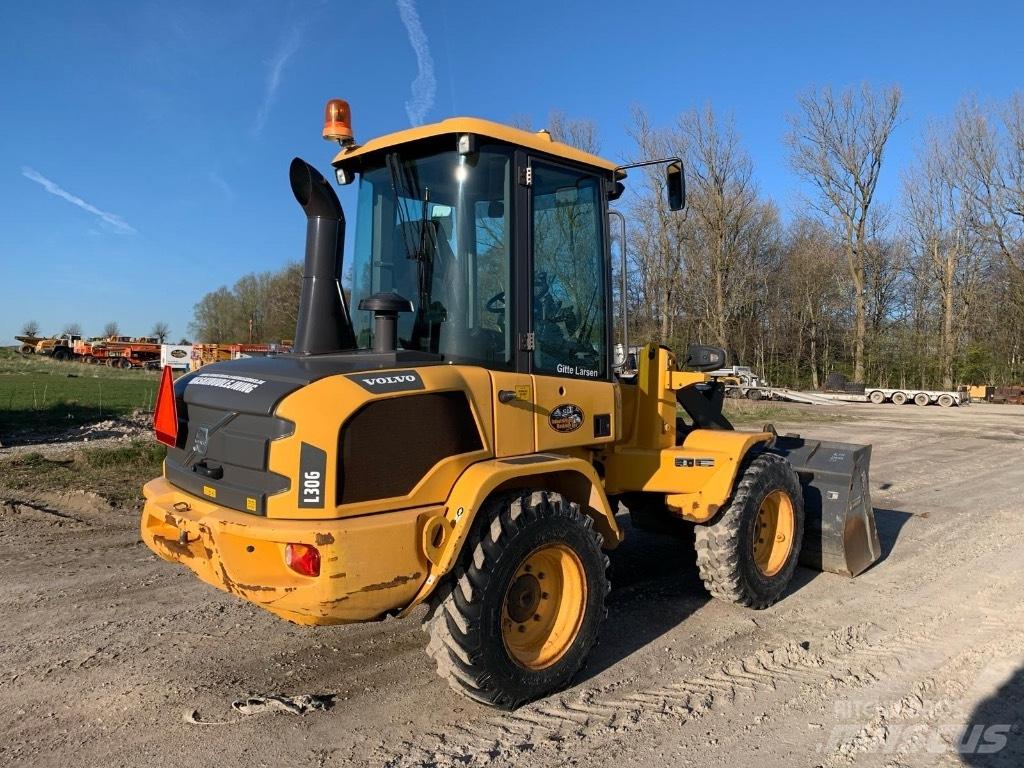 Volvo L 30 G Iekrāvēji uz riteņiem