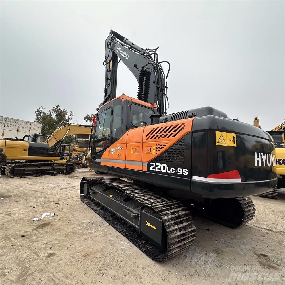Hyundai R220LC-9S Kāpurķēžu ekskavatori