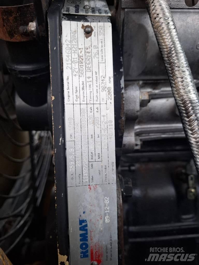 Komatsu WA 270-3 Iekrāvēji uz riteņiem
