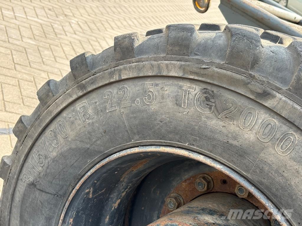 Hyundai 160W9-A Ekskavatori uz riteņiem