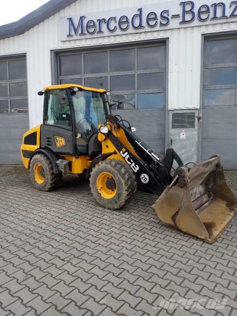JCB 406 Iekrāvēji uz riteņiem