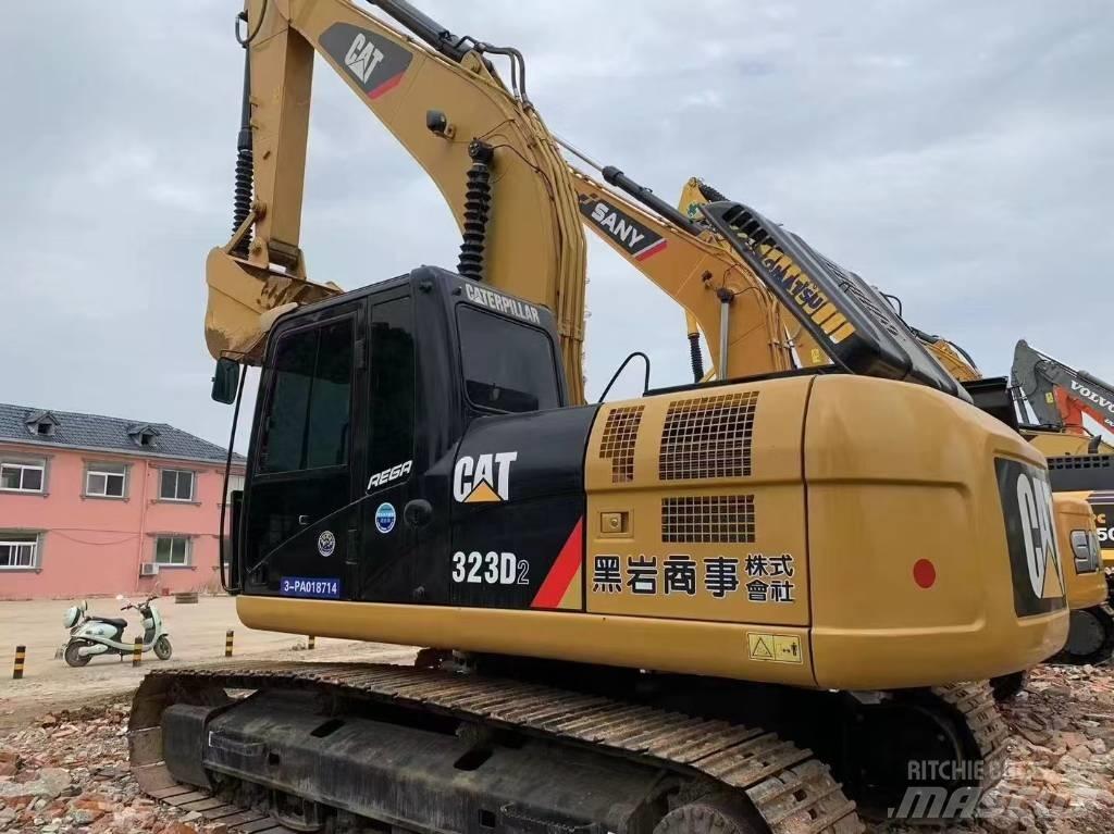 CAT 323 D L Kāpurķēžu ekskavatori