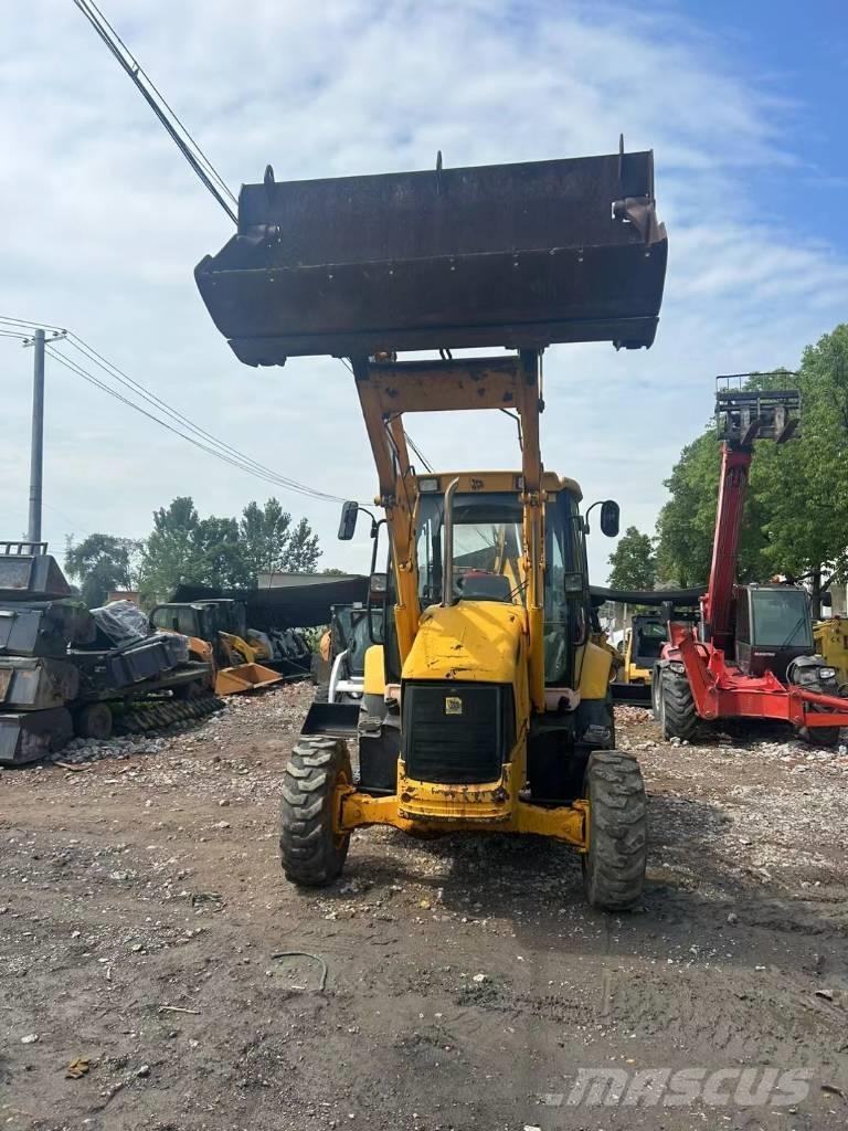 JCB 3CX Ekskavatori-iekrāvēji