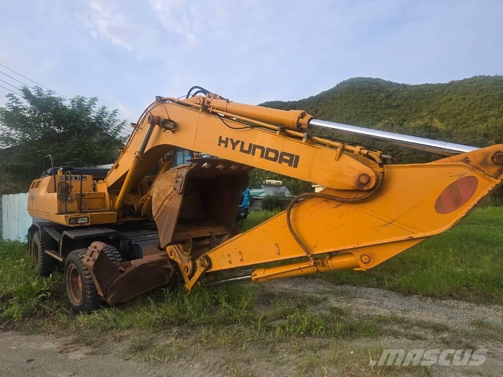 Hyundai Robex 2000W Ekskavatori uz riteņiem