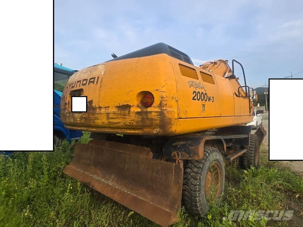 Hyundai Robex 2000W Ekskavatori uz riteņiem