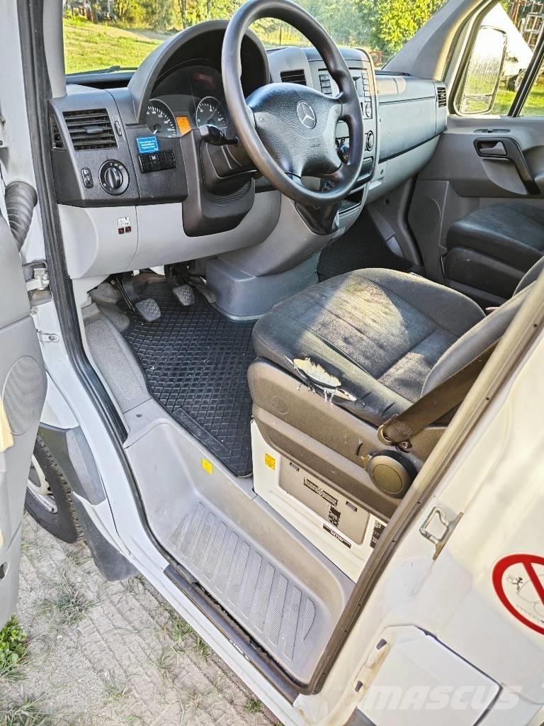 Palfinger P 250 BK Pacēlāji uz automašīnas bāzes