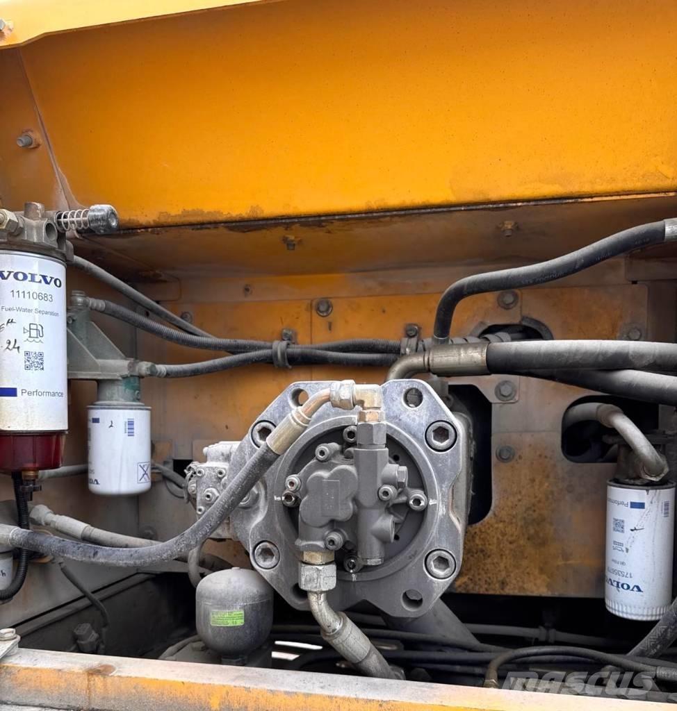 Volvo EC 300 D L Kāpurķēžu ekskavatori