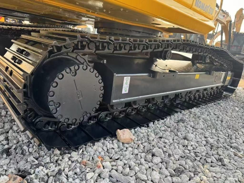Komatsu 240-8N1 Kāpurķēžu ekskavatori