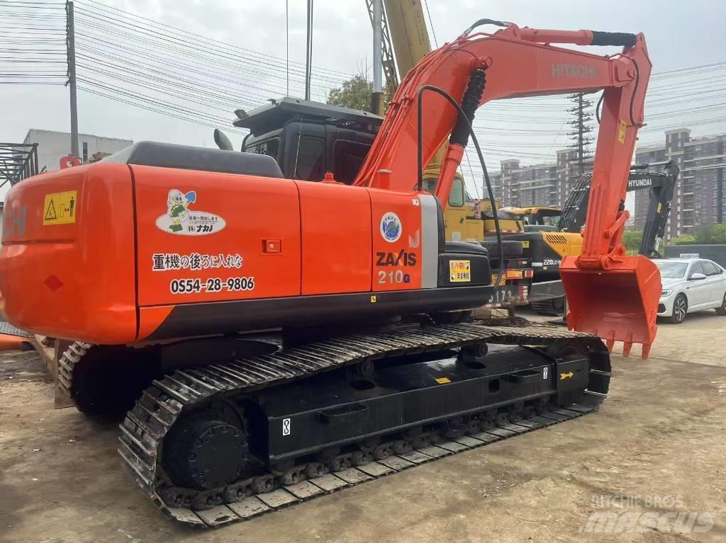 Hitachi 210LC Kāpurķēžu ekskavatori
