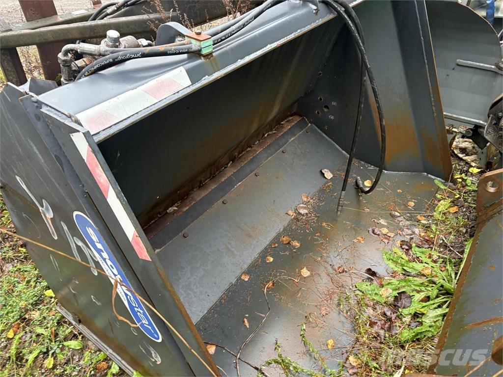 Snowstar HK700L Smilšu un sāls kaisītāji