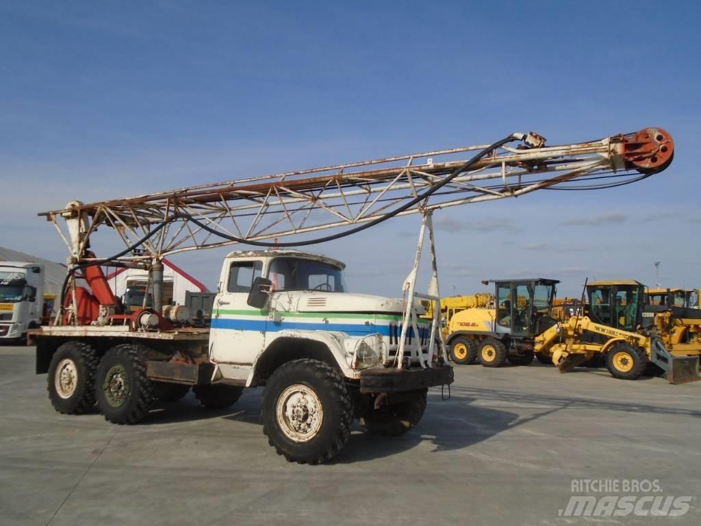 ZIL 6×6 Mobilās urbšanas platformu automašīnas