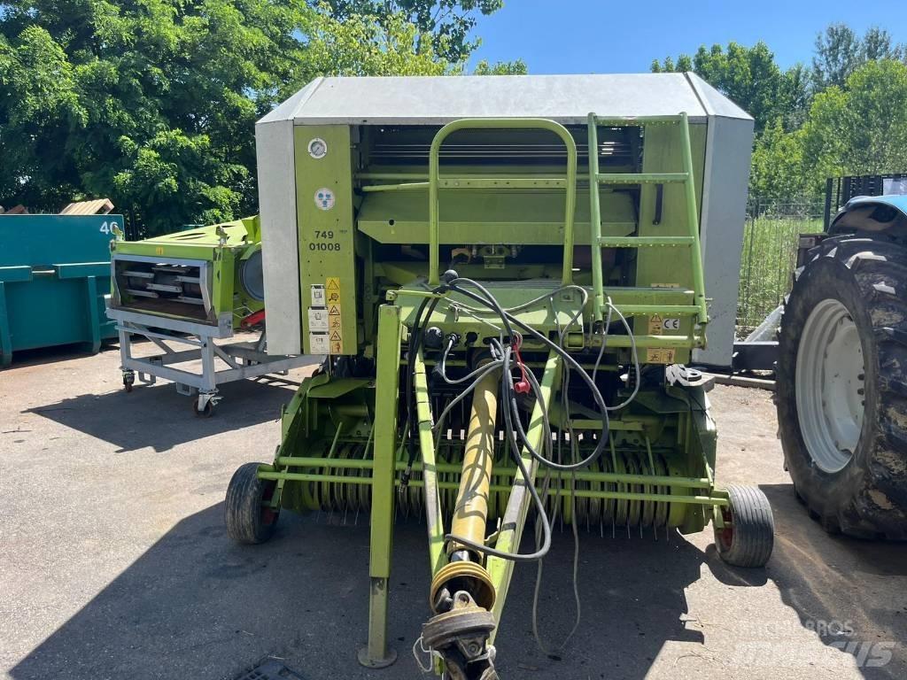 CLAAS Rollant 240 Rituļu preses