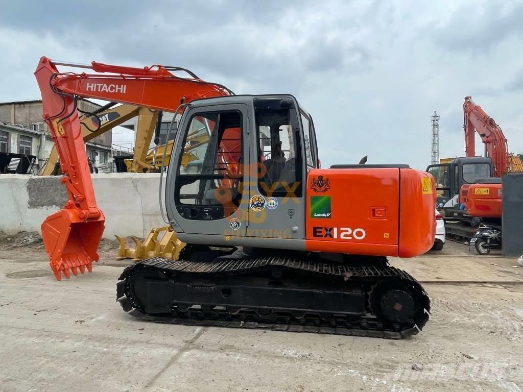 Hitachi EX 120 Kāpurķēžu ekskavatori
