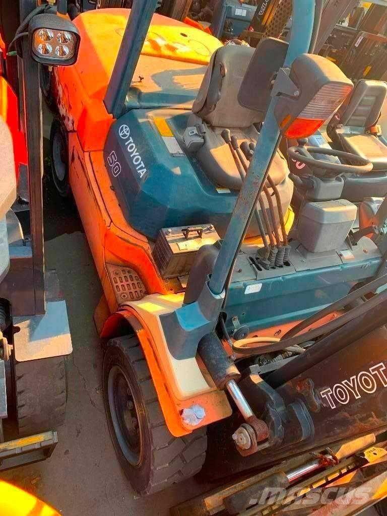 Toyota 7 FDA 50 Tehnika ar dīzeļa dzinēju