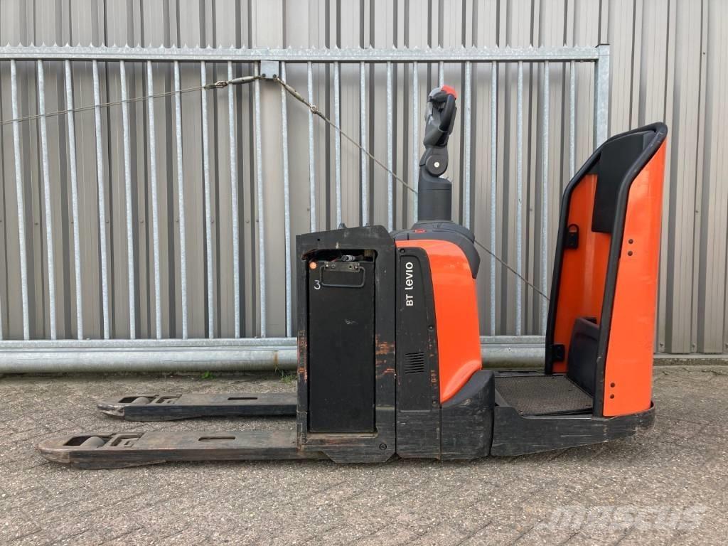 Toyota LPE200 Hidrauliskās stalažas ar platformu