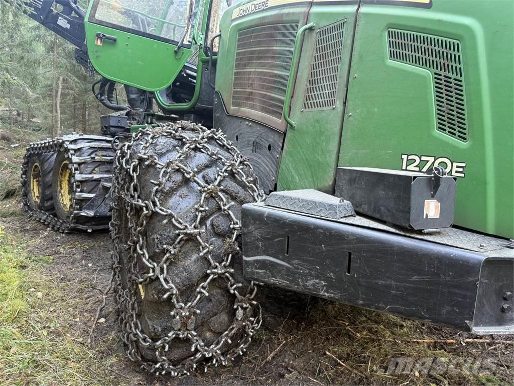 John Deere 1270E Harvesteri