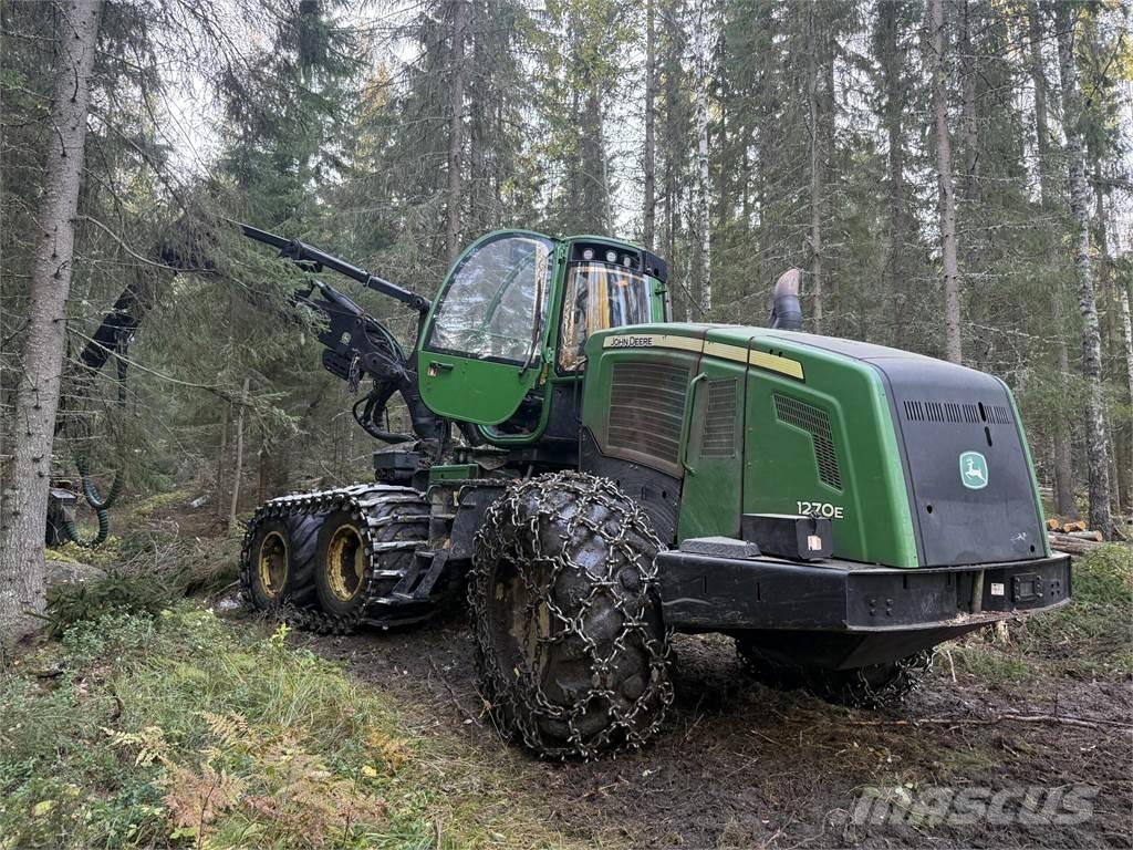 John Deere 1270E Harvesteri