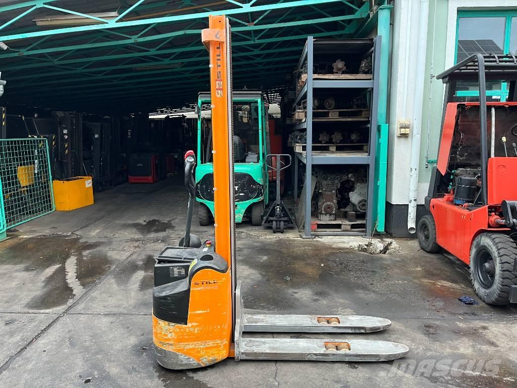 Still EGV12    V-4251 Pašgājēji krautnētāji