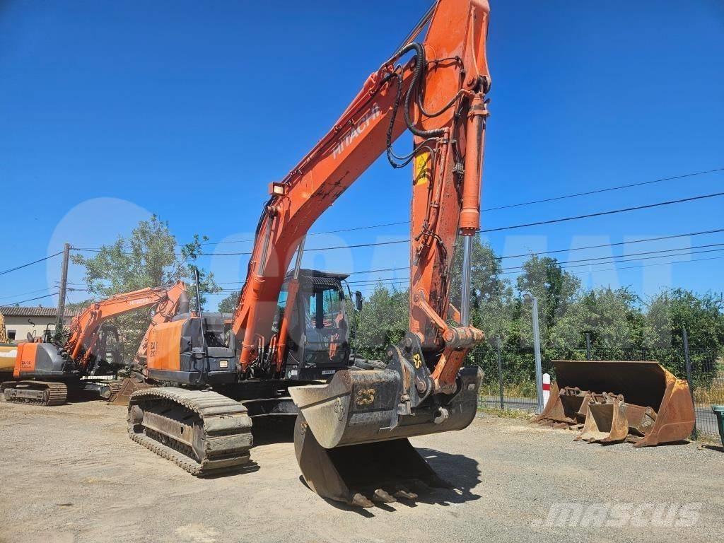 Hitachi ZX 210 LC Kāpurķēžu ekskavatori